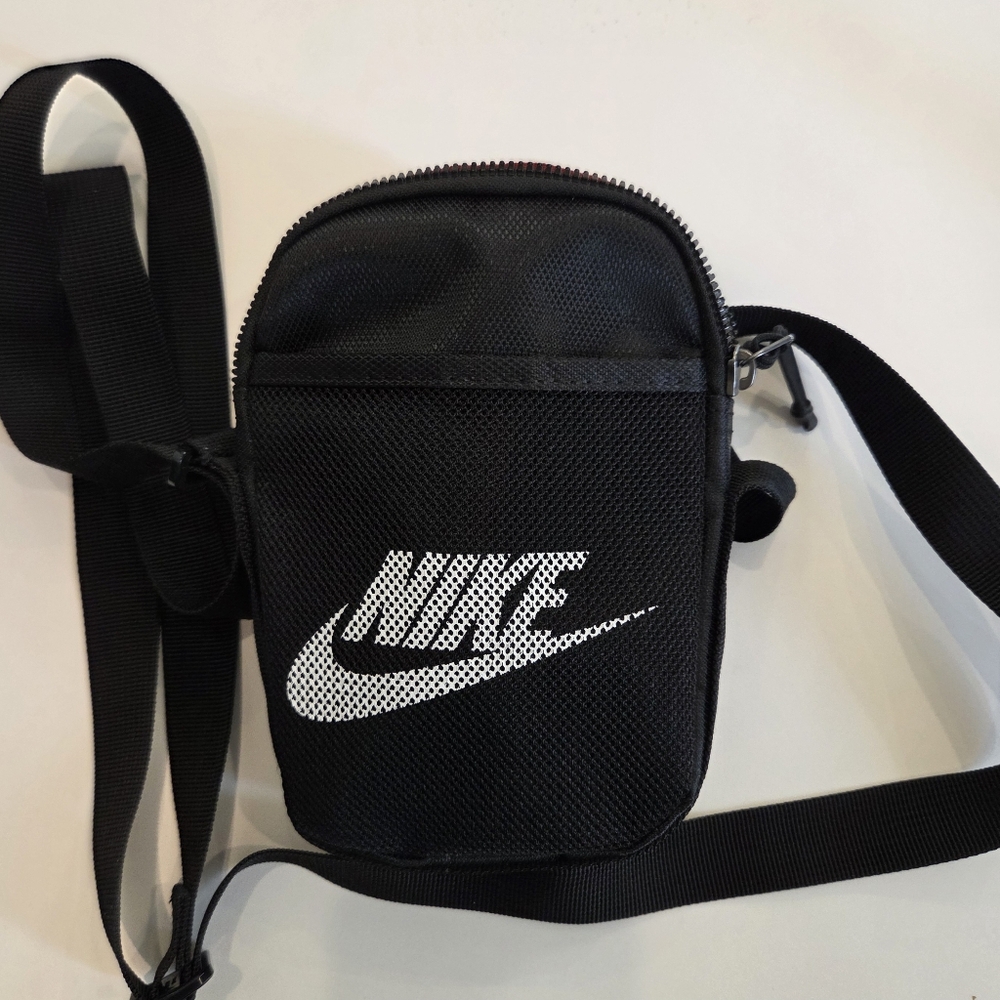 Nike Black and White Cross Body Bag
